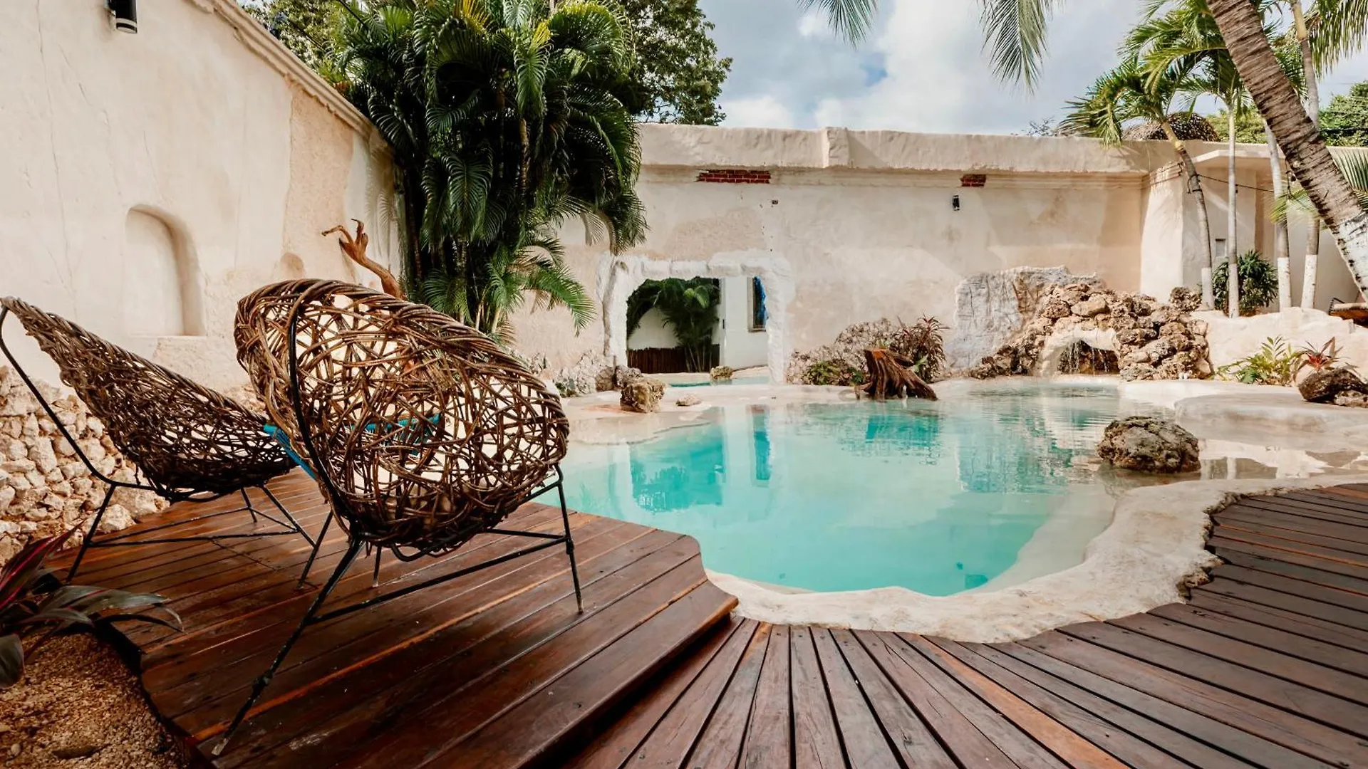 Enigmatic Hotel Experience Cancún