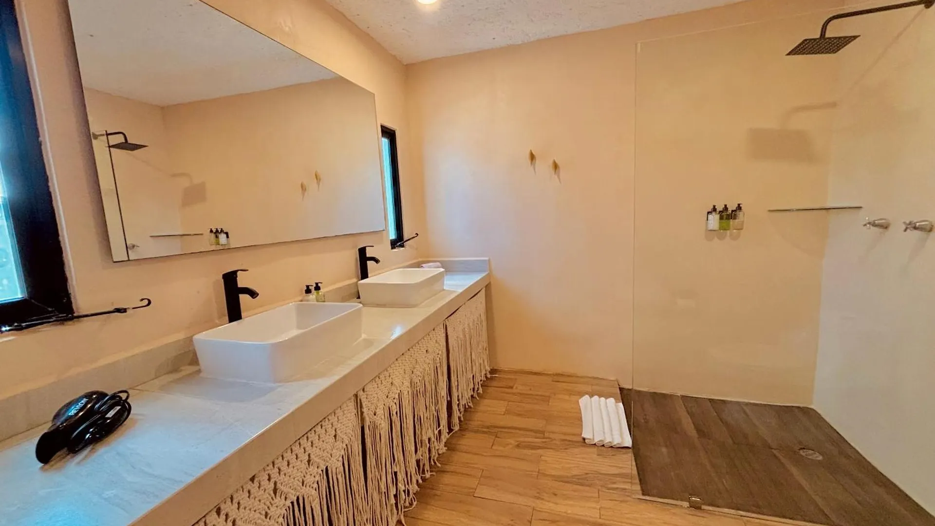 ****  Enigmatic Hotel Experience Cancún Mexikó