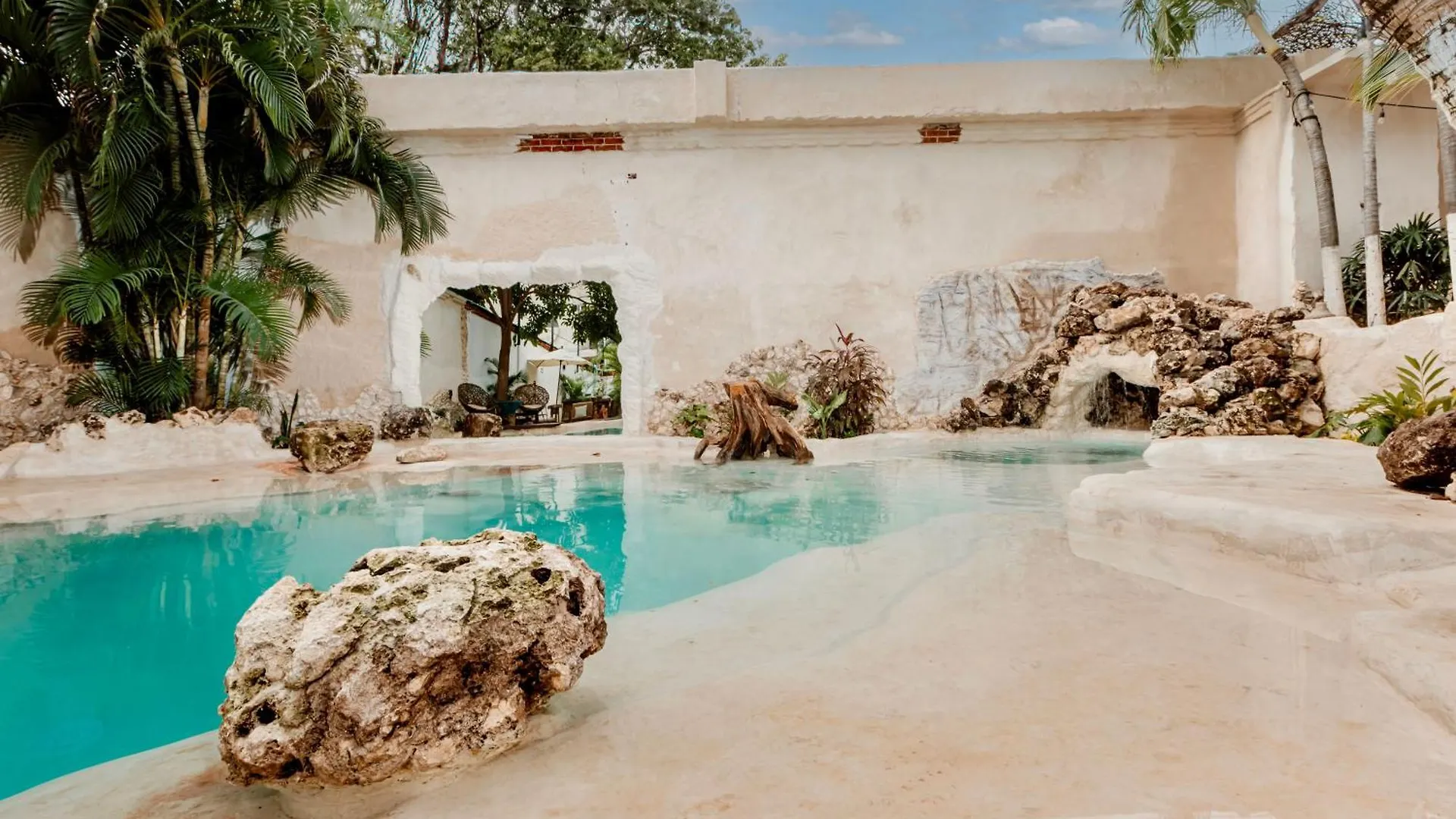 Enigmatic Hotel Experience Cancun
